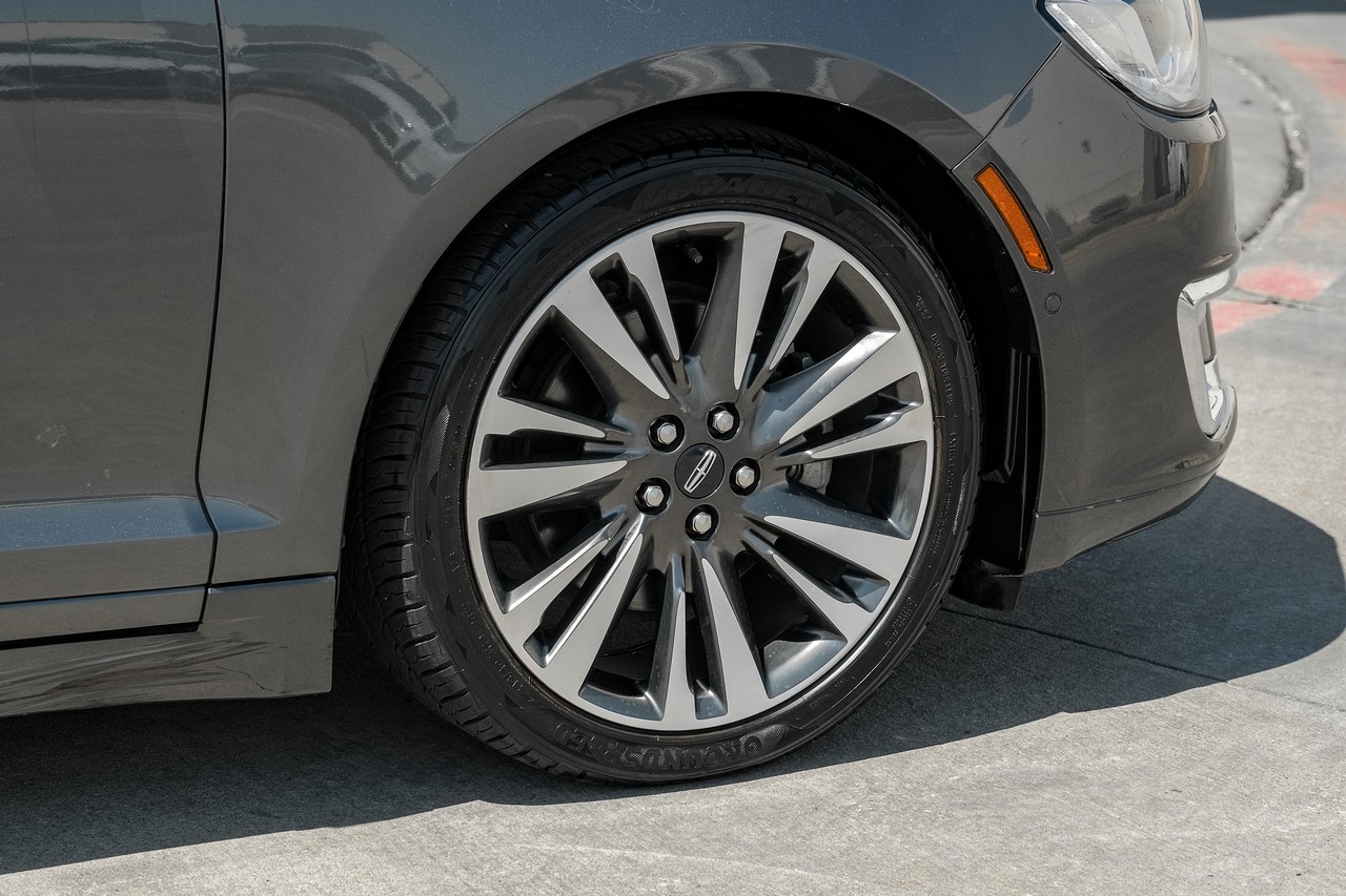 Lincoln MKZ Vehicle Main Gallery Image 46