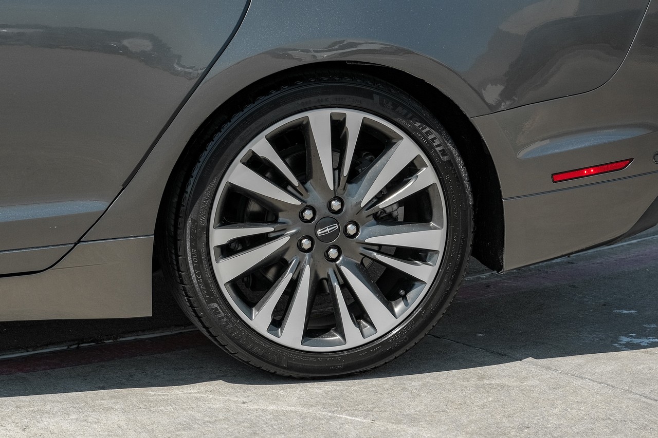 Lincoln MKZ Vehicle Main Gallery Image 48