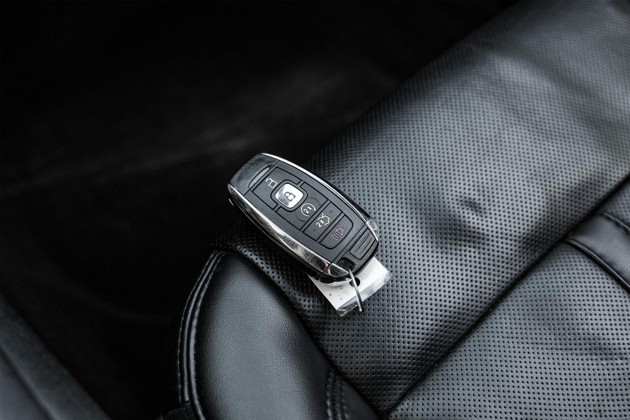 Lincoln MKZ Vehicle Main Gallery Image 49