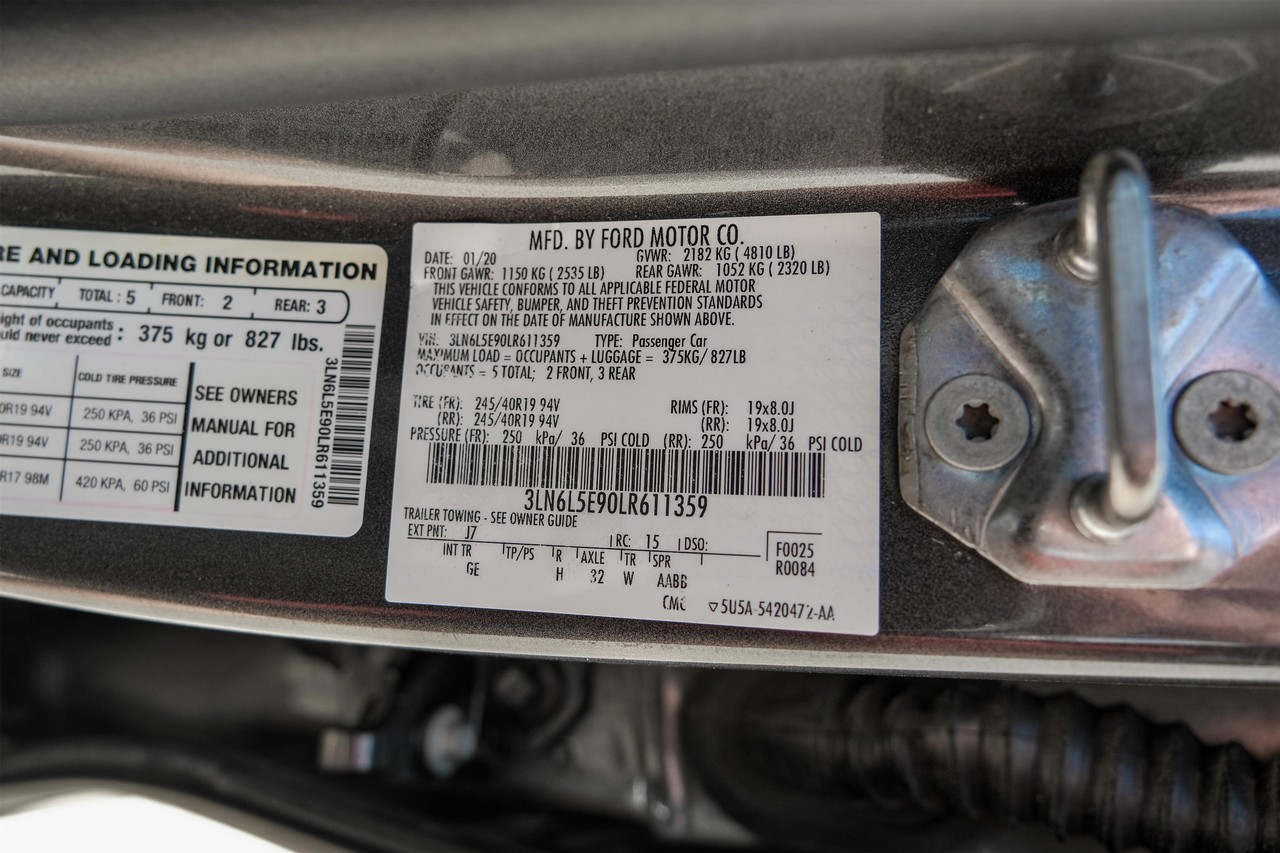 Lincoln MKZ Vehicle Main Gallery Image 50