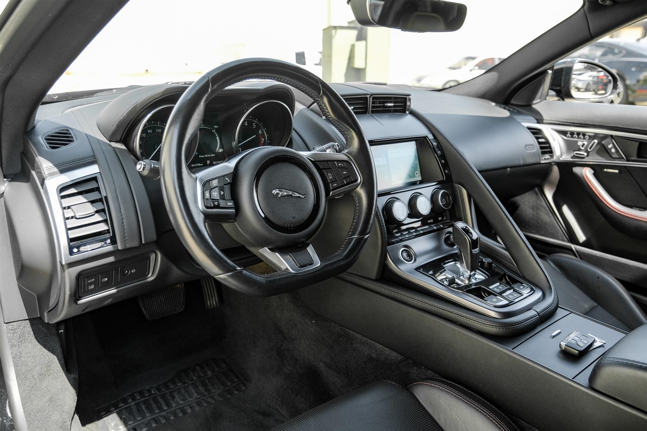 Jaguar F-Type Vehicle Main Gallery Image 03