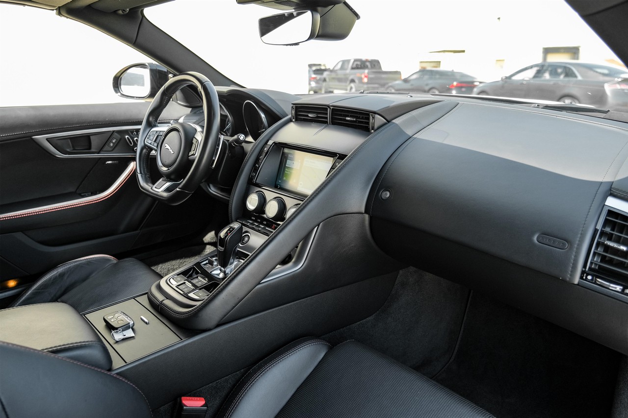 Jaguar F-Type Vehicle Main Gallery Image 12