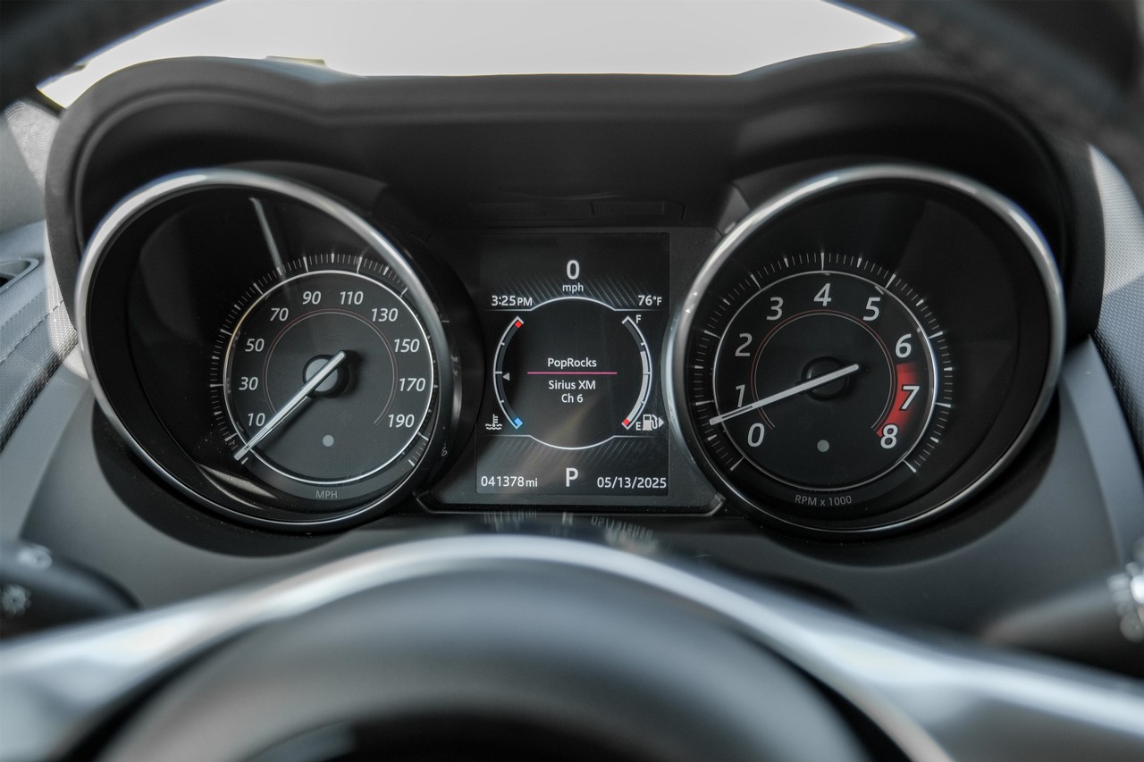 Jaguar F-Type Vehicle Main Gallery Image 16