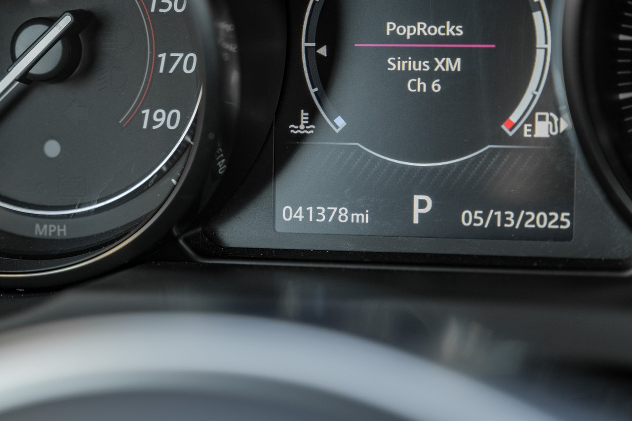 Jaguar F-Type Vehicle Main Gallery Image 17