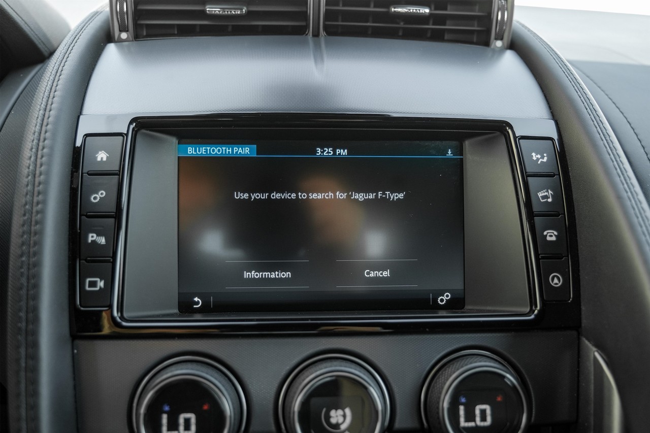 Jaguar F-Type Vehicle Main Gallery Image 26