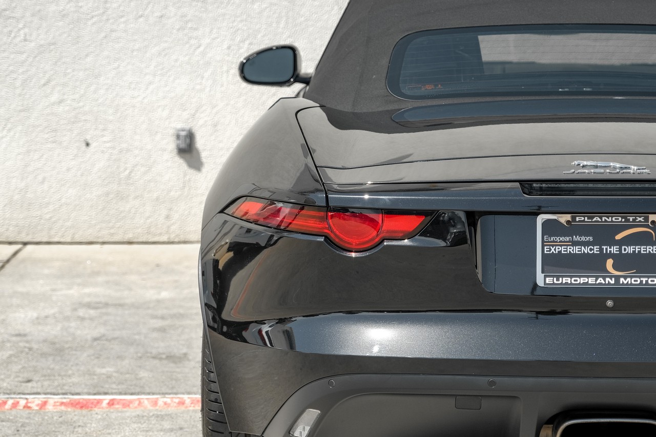 Jaguar F-Type Vehicle Main Gallery Image 37