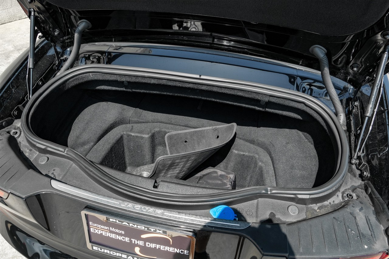 Jaguar F-Type Vehicle Main Gallery Image 38
