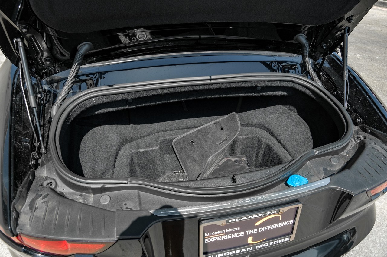 Jaguar F-Type Vehicle Main Gallery Image 39