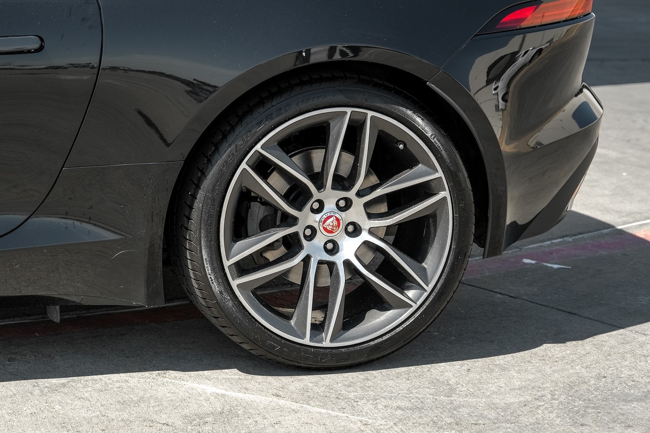 Jaguar F-Type Vehicle Main Gallery Image 43