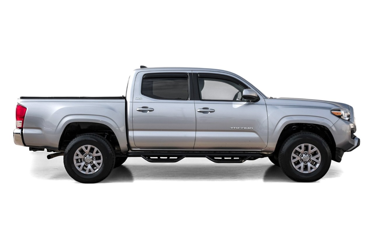 Toyota Tacoma Vehicle Main Gallery Image 07