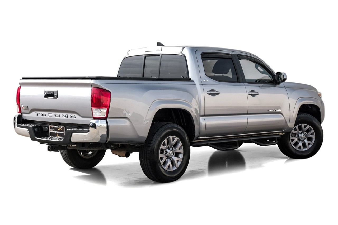 Toyota Tacoma Vehicle Main Gallery Image 08