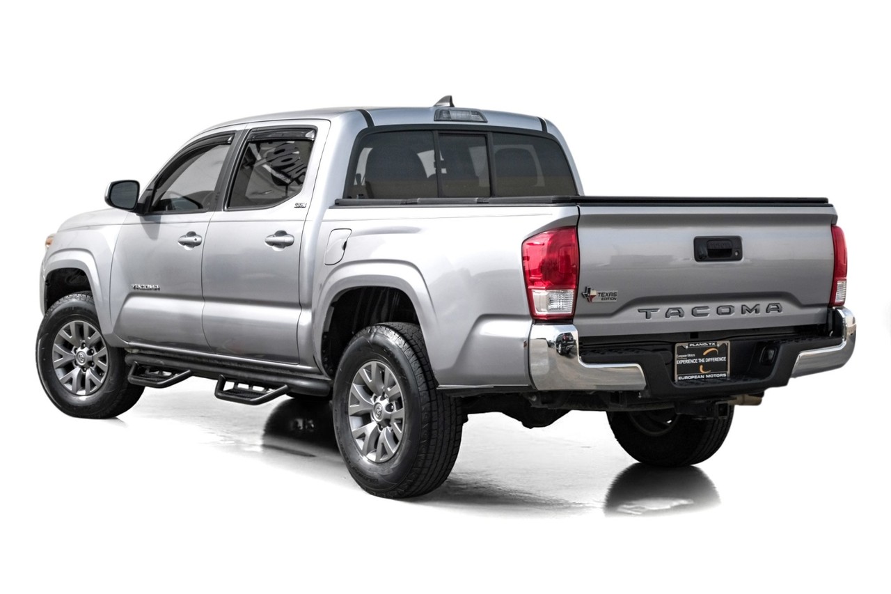 Toyota Tacoma Vehicle Main Gallery Image 09