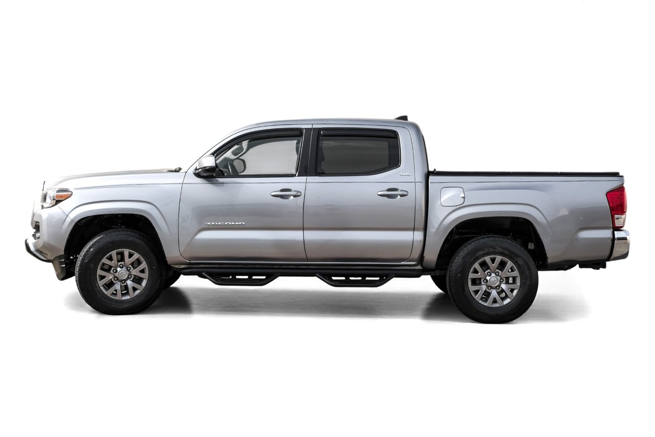 Toyota Tacoma Vehicle Main Gallery Image 10