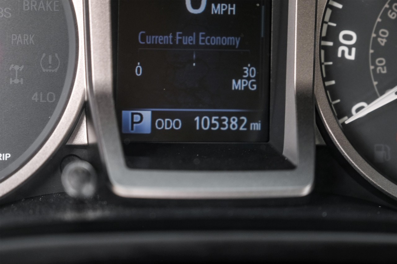 Toyota Tacoma Vehicle Main Gallery Image 19