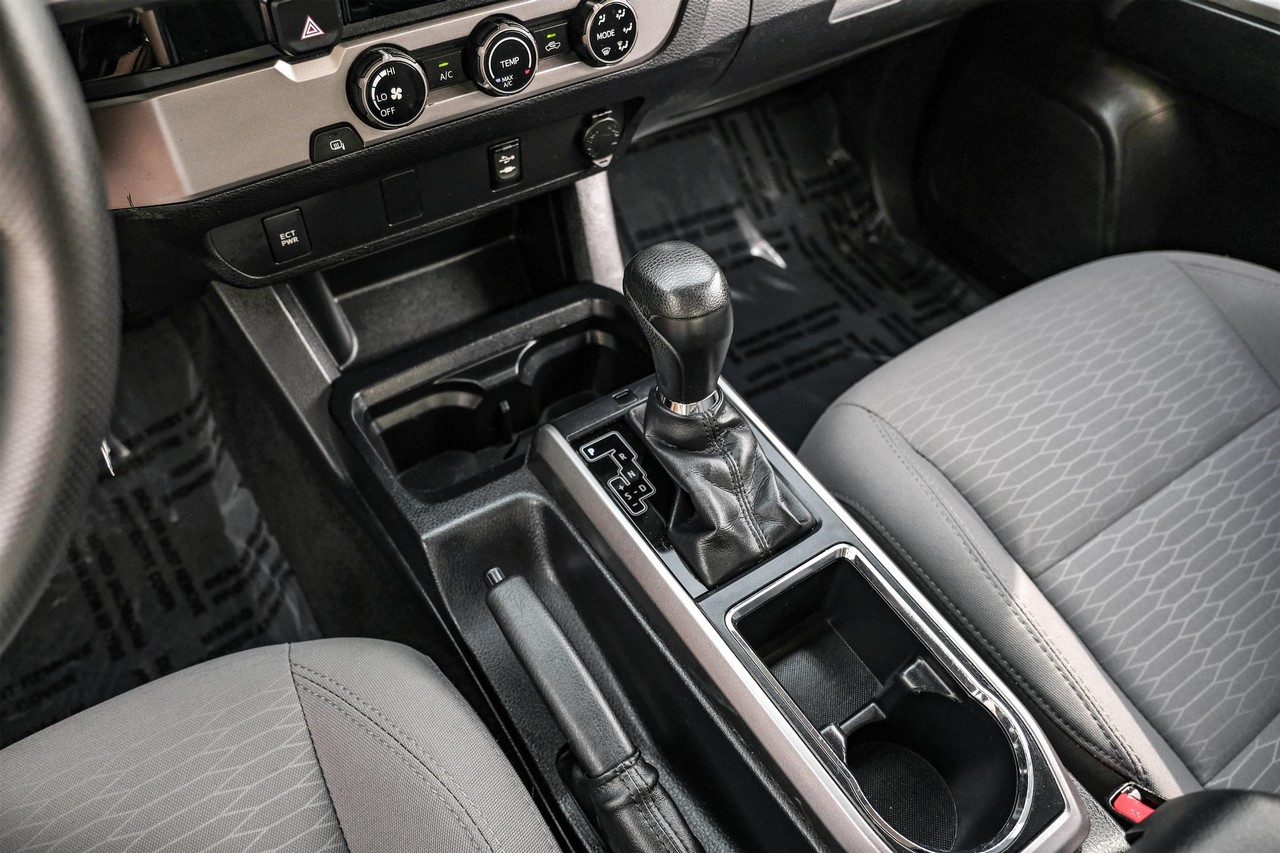 Toyota Tacoma Vehicle Main Gallery Image 21