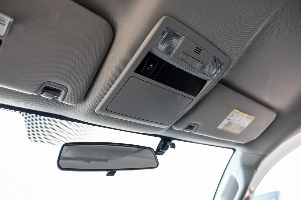 Toyota Tacoma Vehicle Main Gallery Image 24