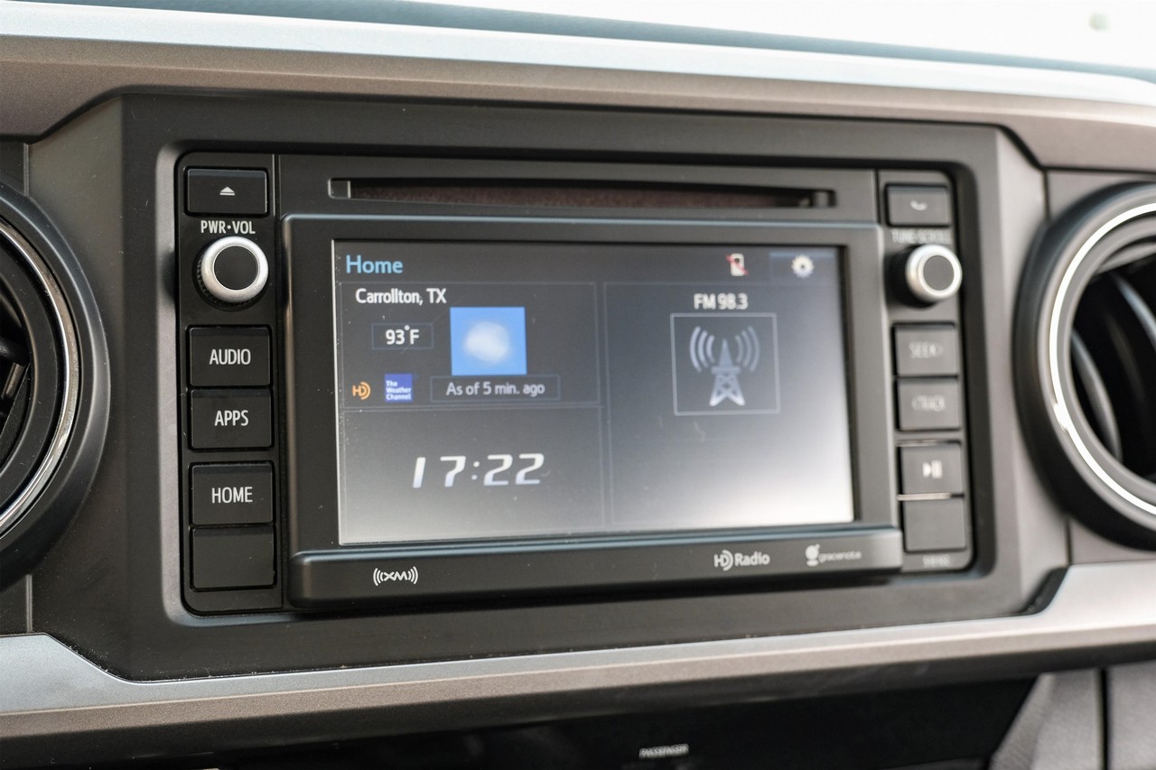 Toyota Tacoma Vehicle Main Gallery Image 27