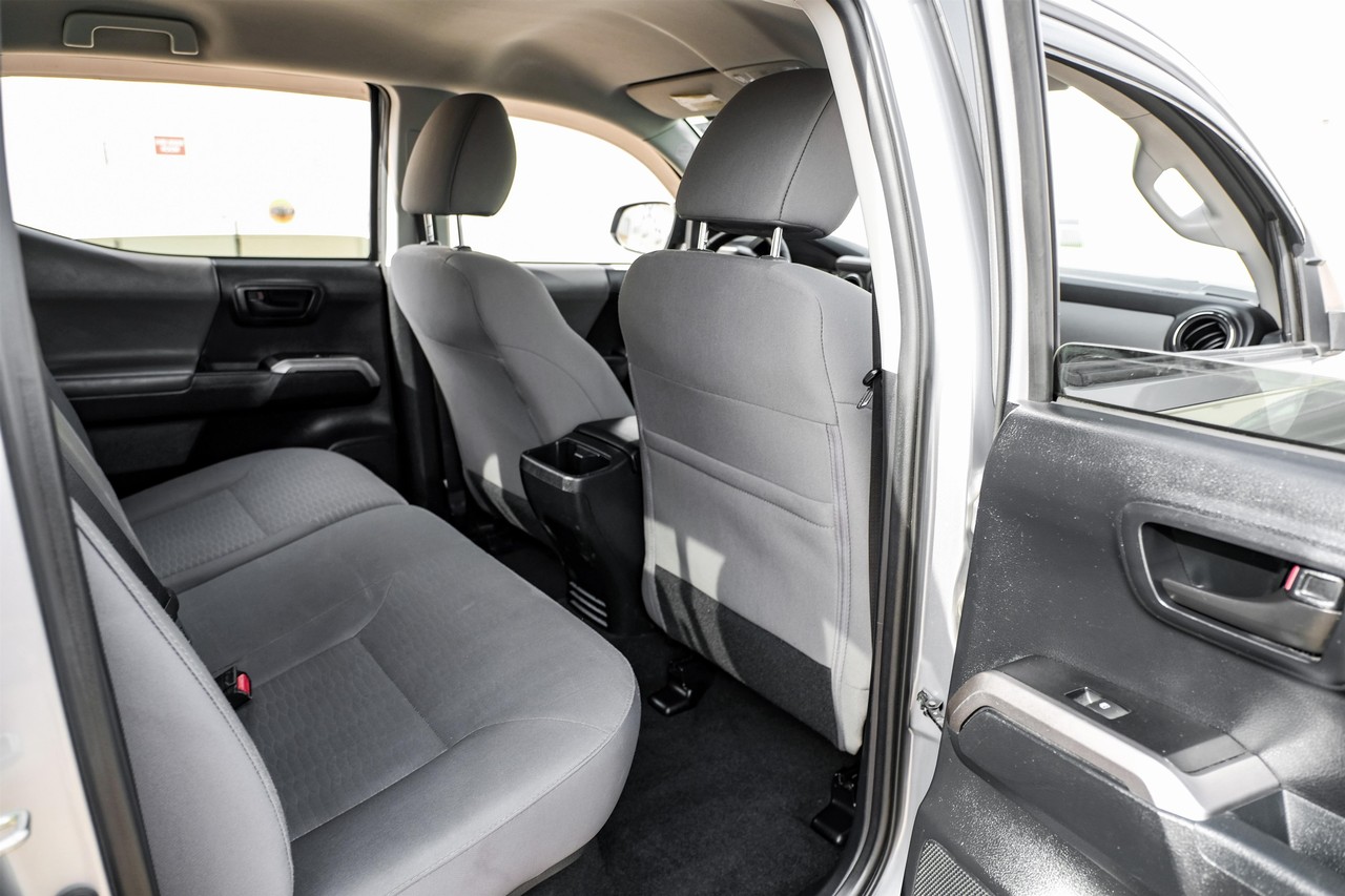 Toyota Tacoma Vehicle Main Gallery Image 31