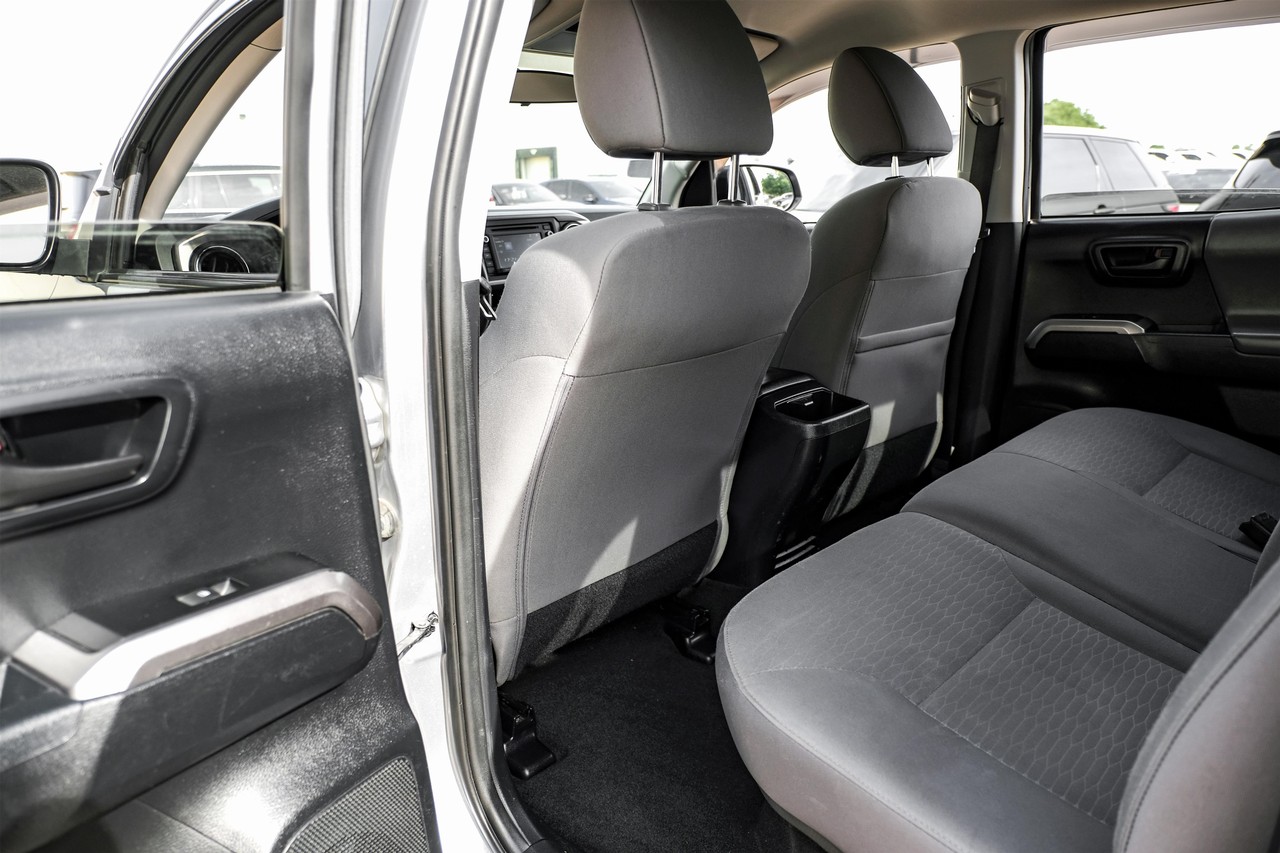 Toyota Tacoma Vehicle Main Gallery Image 32