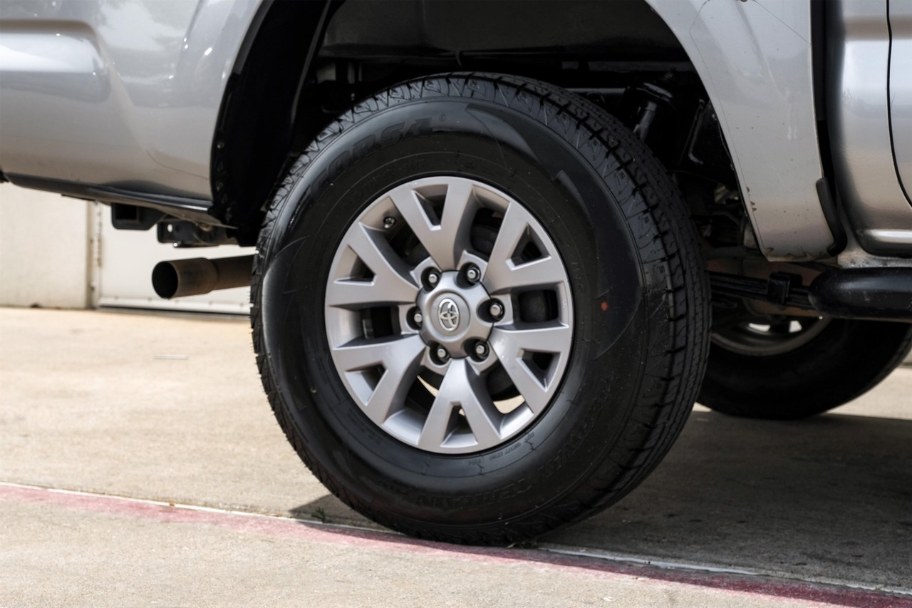 Toyota Tacoma Vehicle Main Gallery Image 43