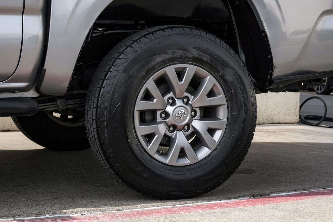 Toyota Tacoma Vehicle Main Gallery Image 46