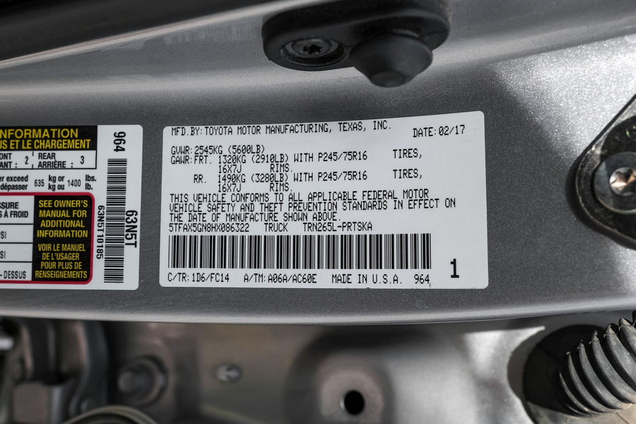 Toyota Tacoma Vehicle Main Gallery Image 48