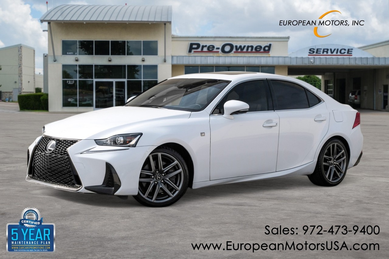 Lexus IS Vehicle Main Gallery Image 01