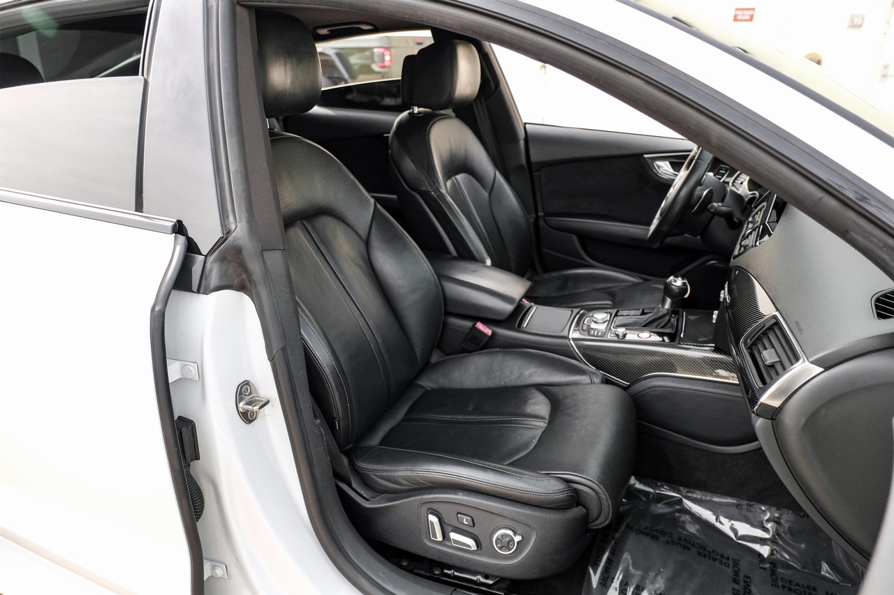 Audi RS 7 Vehicle Main Gallery Image 33