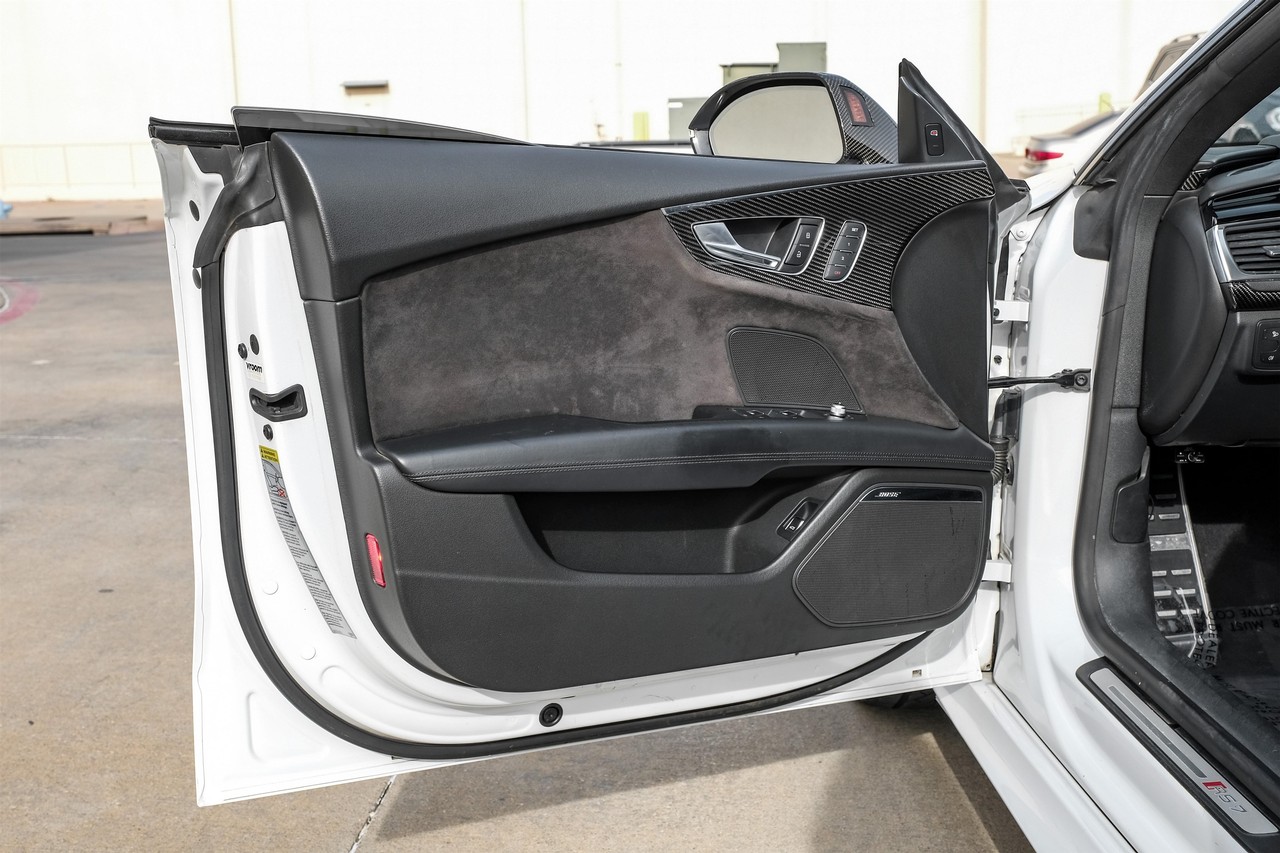 Audi RS 7 Vehicle Main Gallery Image 40