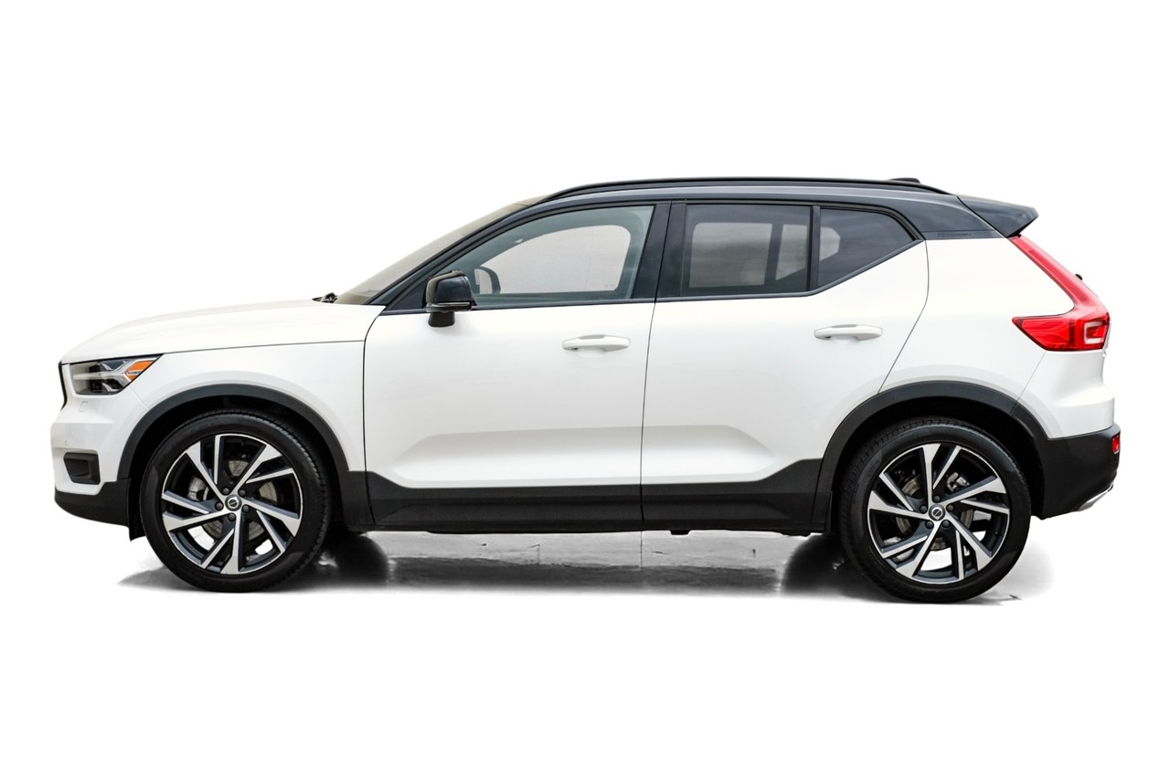 Volvo XC40 Vehicle Main Gallery Image 12
