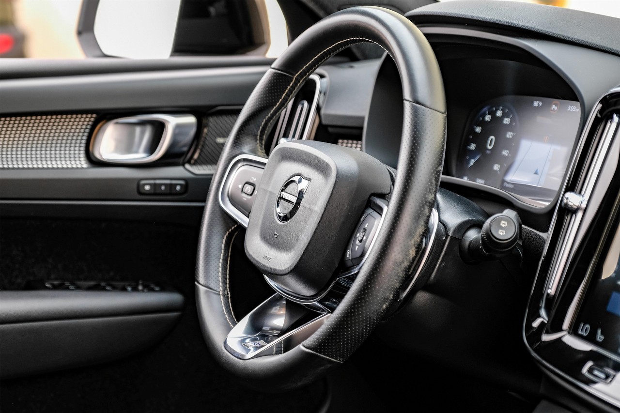 Volvo XC40 Vehicle Main Gallery Image 14