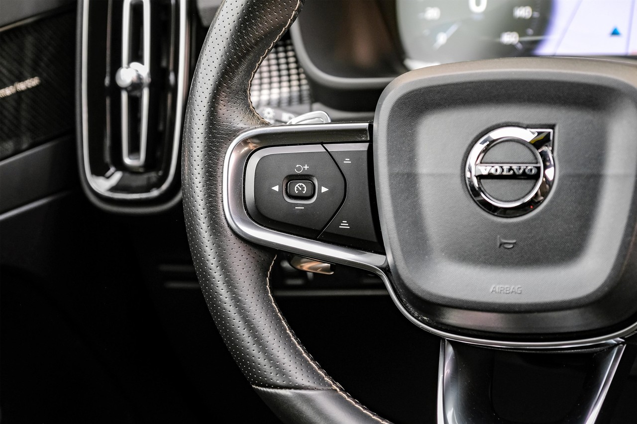 Volvo XC40 Vehicle Main Gallery Image 18