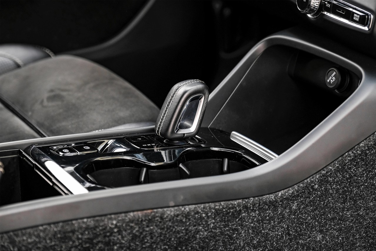 Volvo XC40 Vehicle Main Gallery Image 25
