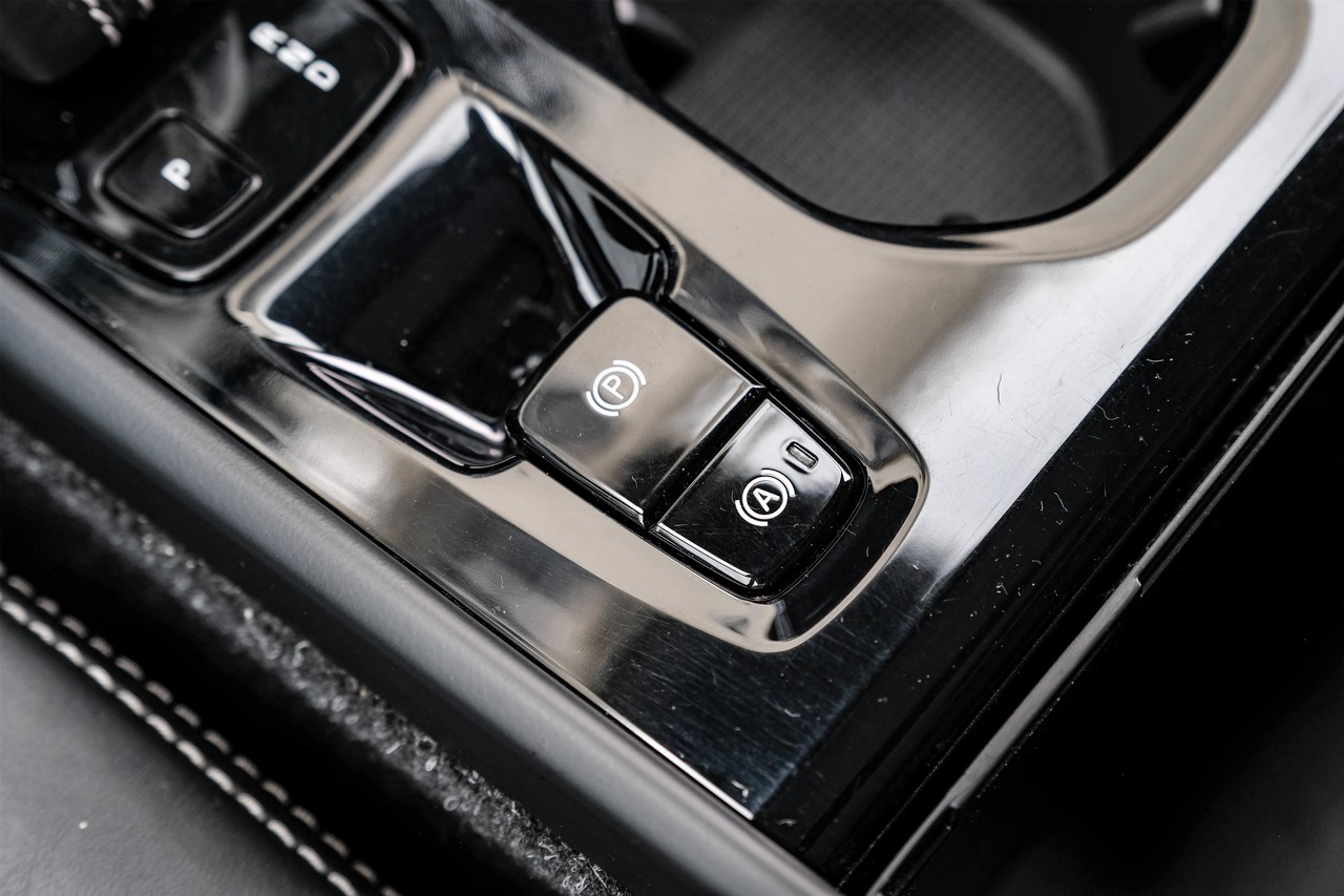 Volvo XC40 Vehicle Main Gallery Image 27