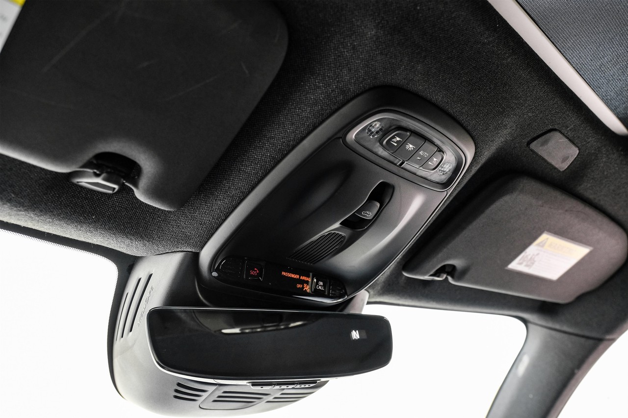 Volvo XC40 Vehicle Main Gallery Image 30
