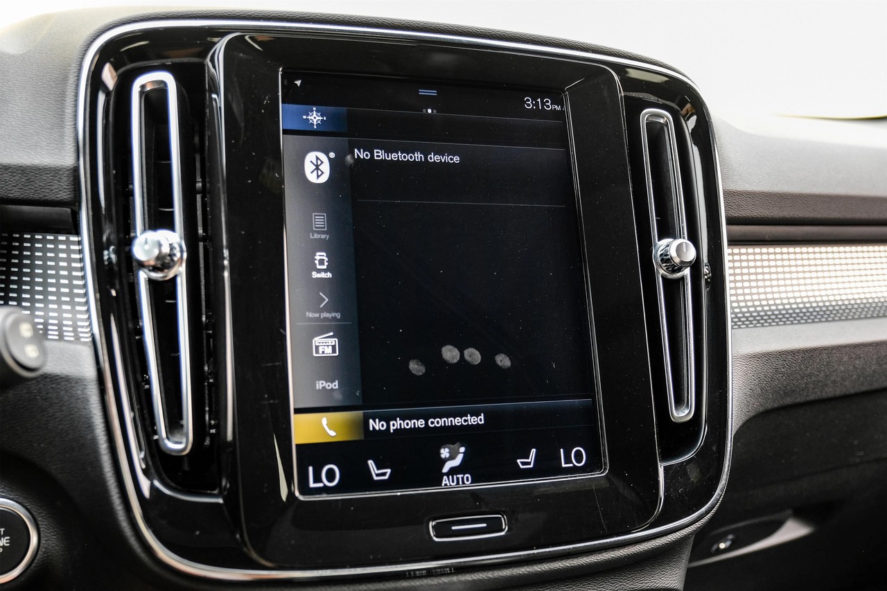 Volvo XC40 Vehicle Main Gallery Image 34