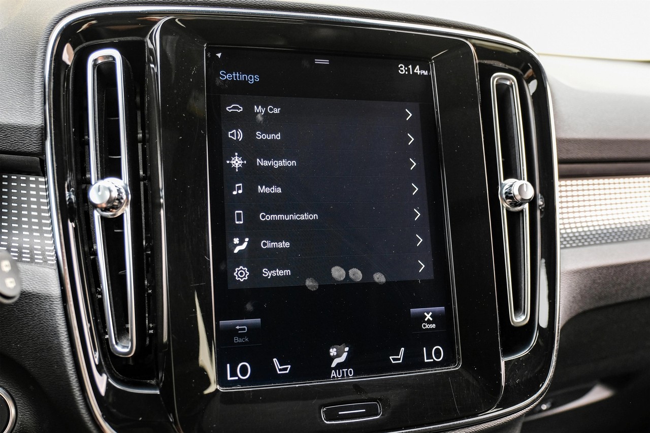Volvo XC40 Vehicle Main Gallery Image 36