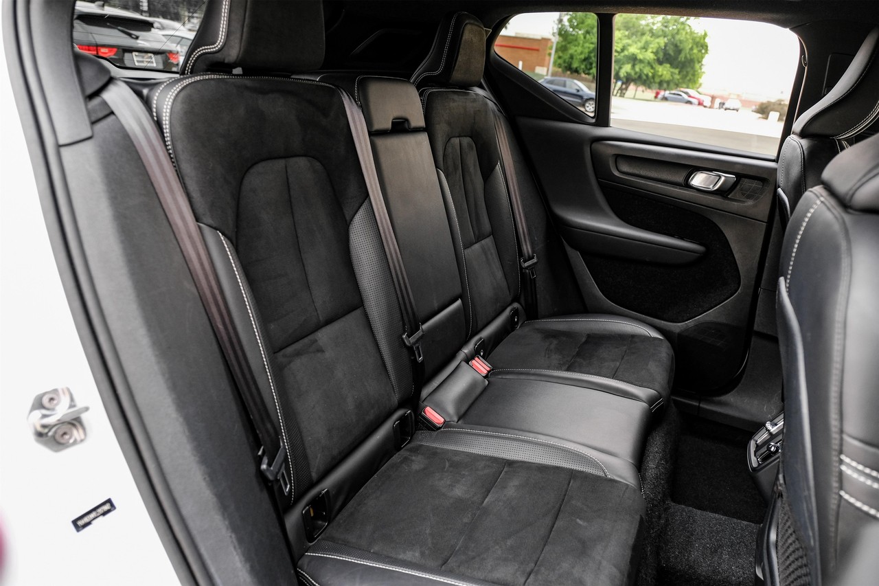 Volvo XC40 Vehicle Main Gallery Image 39