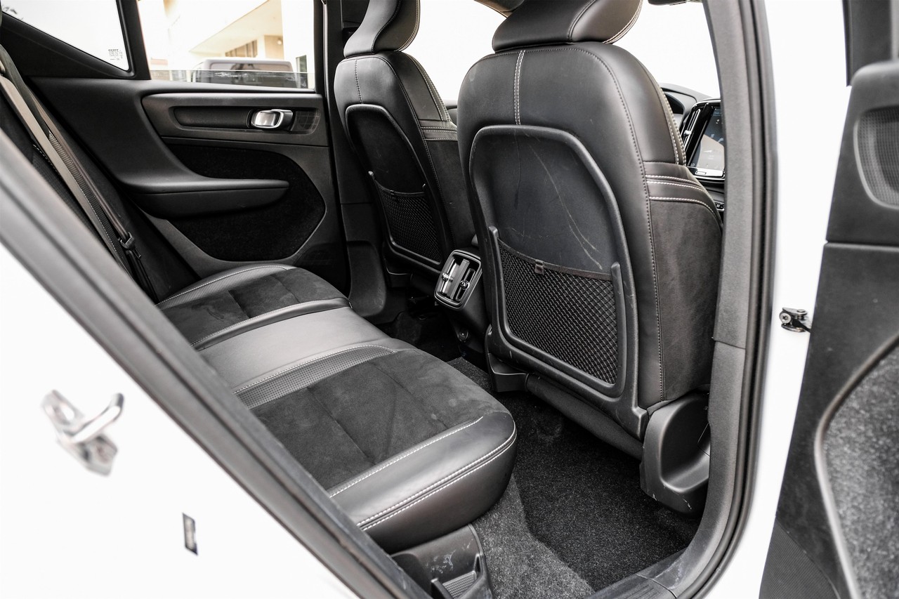 Volvo XC40 Vehicle Main Gallery Image 40