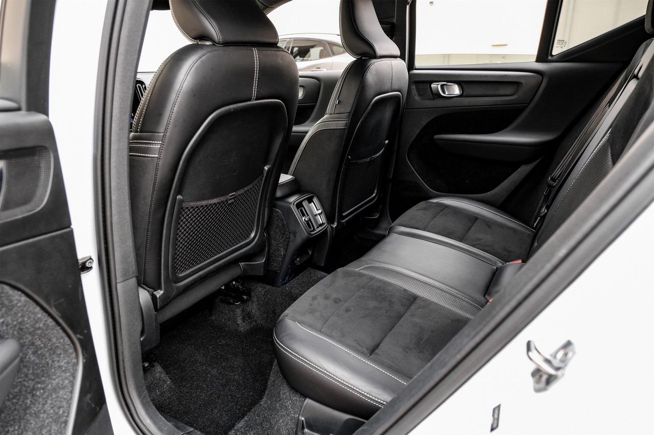 Volvo XC40 Vehicle Main Gallery Image 42