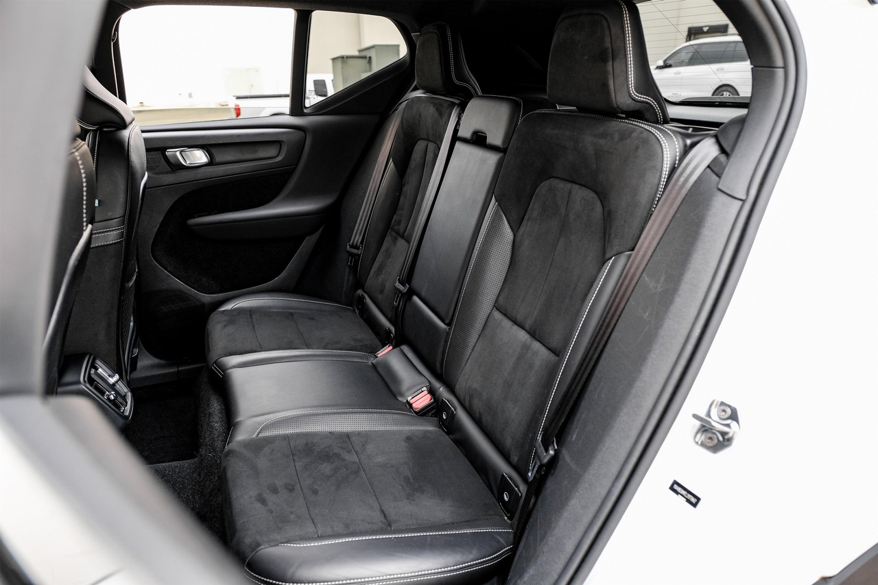 Volvo XC40 Vehicle Main Gallery Image 43