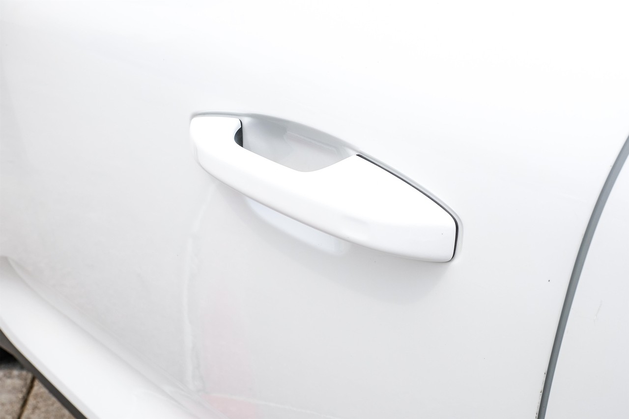 Volvo XC40 Vehicle Main Gallery Image 44