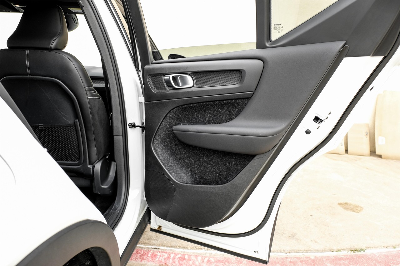 Volvo XC40 Vehicle Main Gallery Image 49