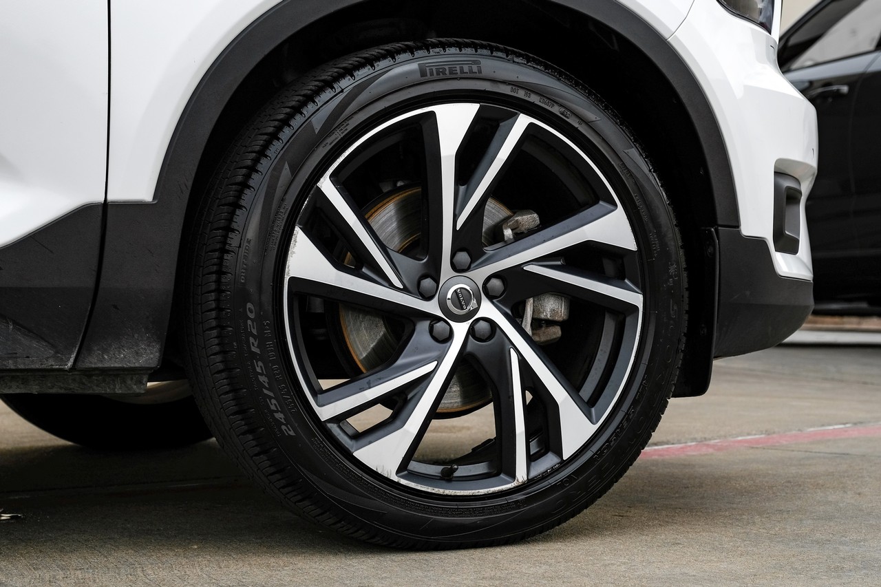 Volvo XC40 Vehicle Main Gallery Image 56