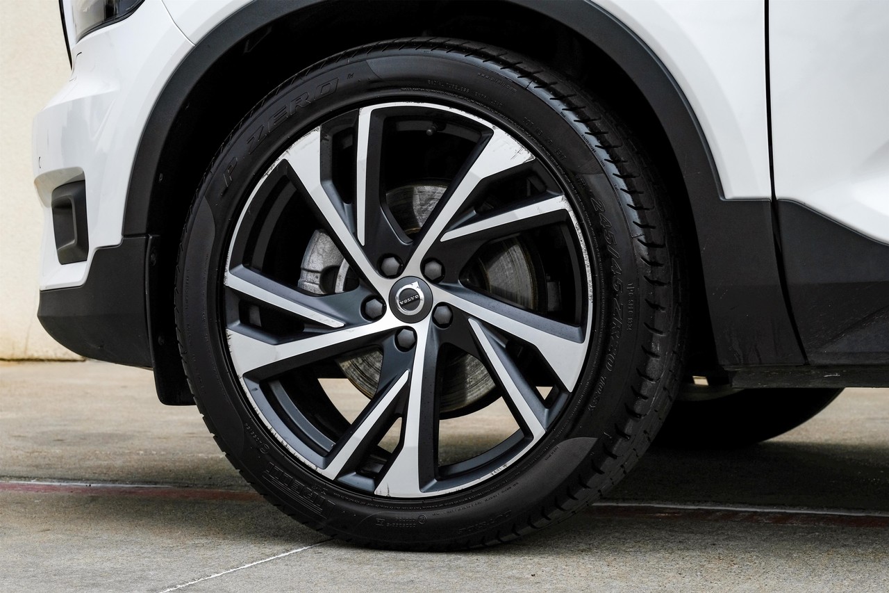 Volvo XC40 Vehicle Main Gallery Image 57