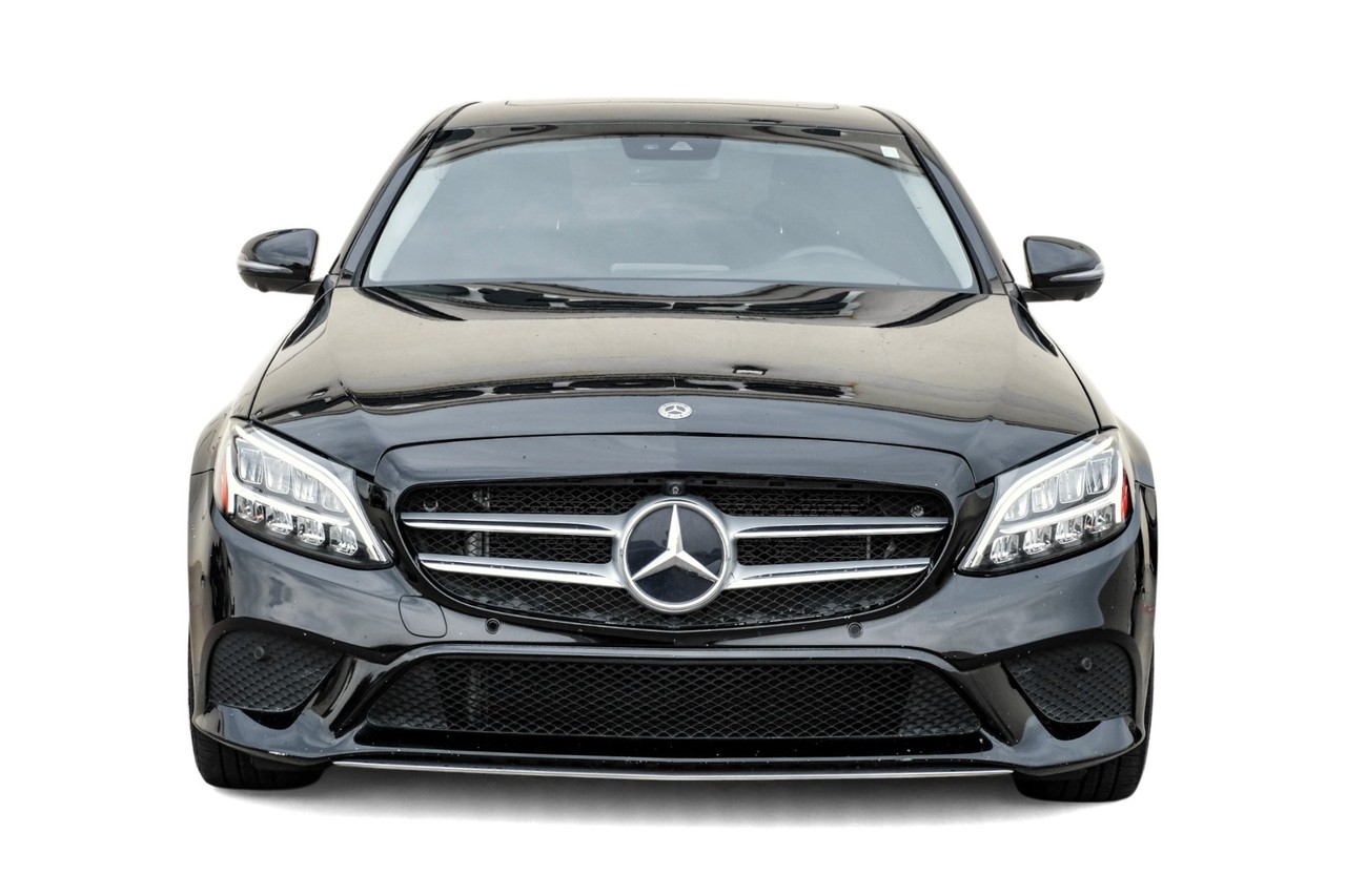 Mercedes-Benz C-Class Vehicle Main Gallery Image 06