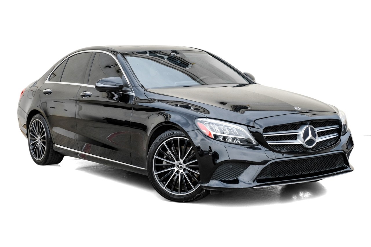 Mercedes-Benz C-Class Vehicle Main Gallery Image 07