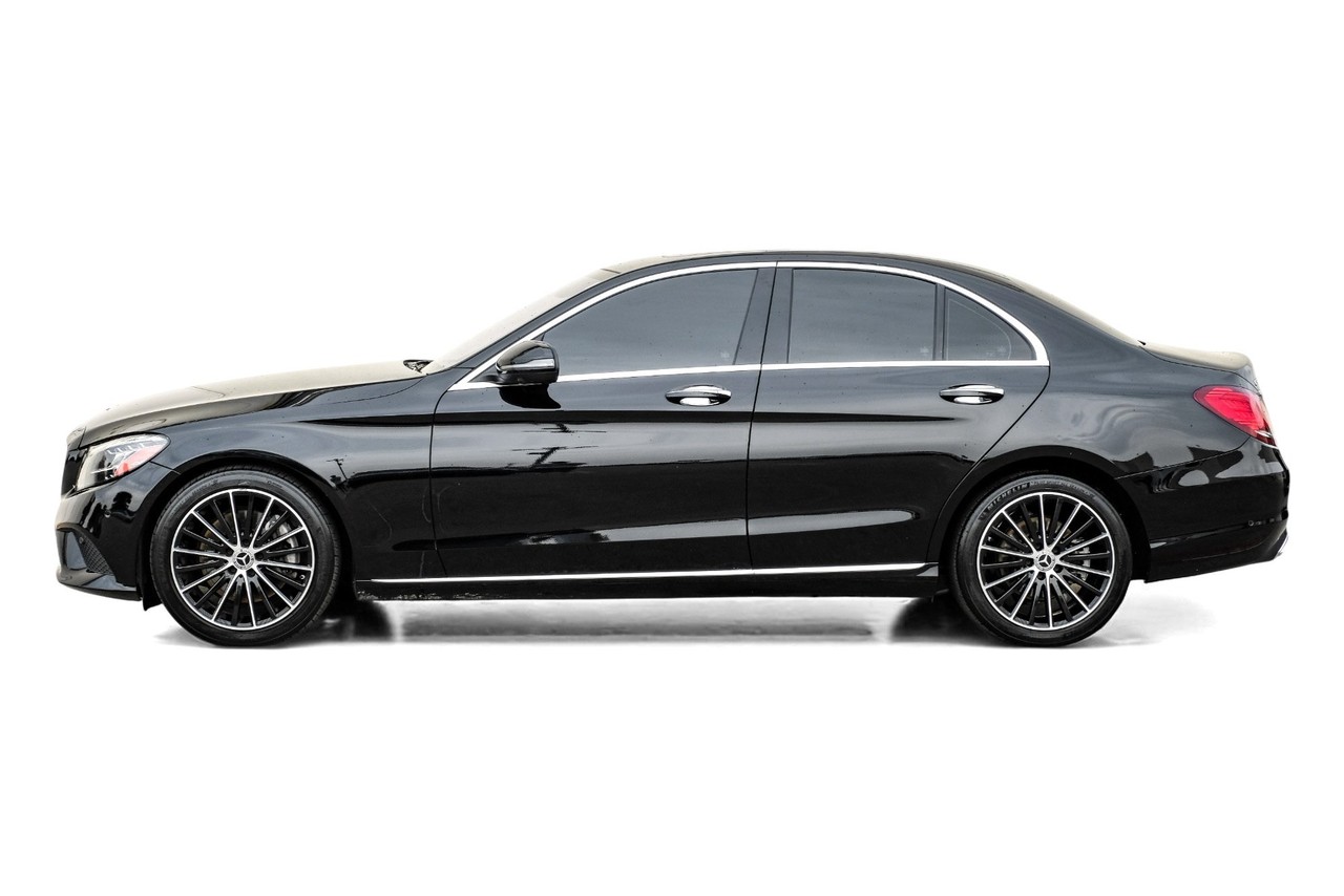 Mercedes-Benz C-Class Vehicle Main Gallery Image 12