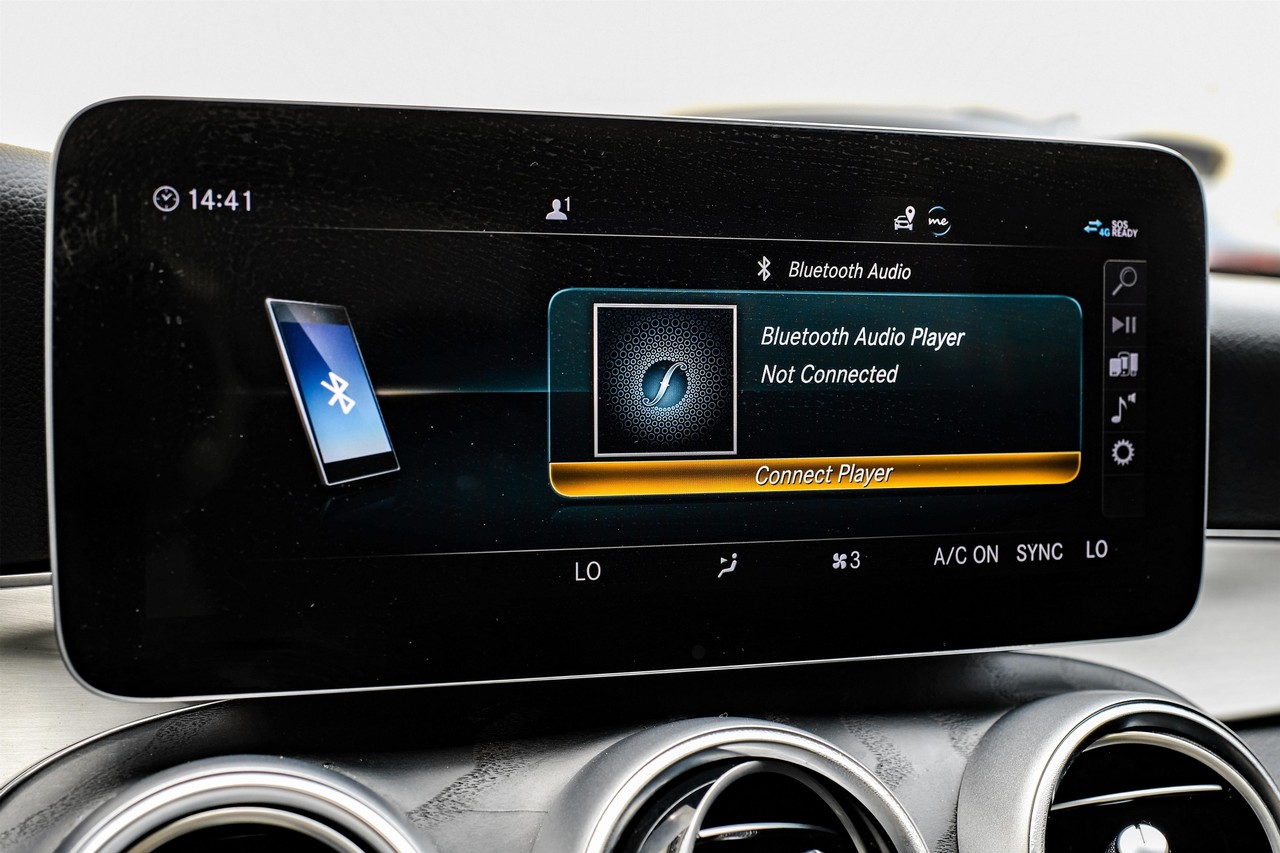 Mercedes-Benz C-Class Vehicle Main Gallery Image 28
