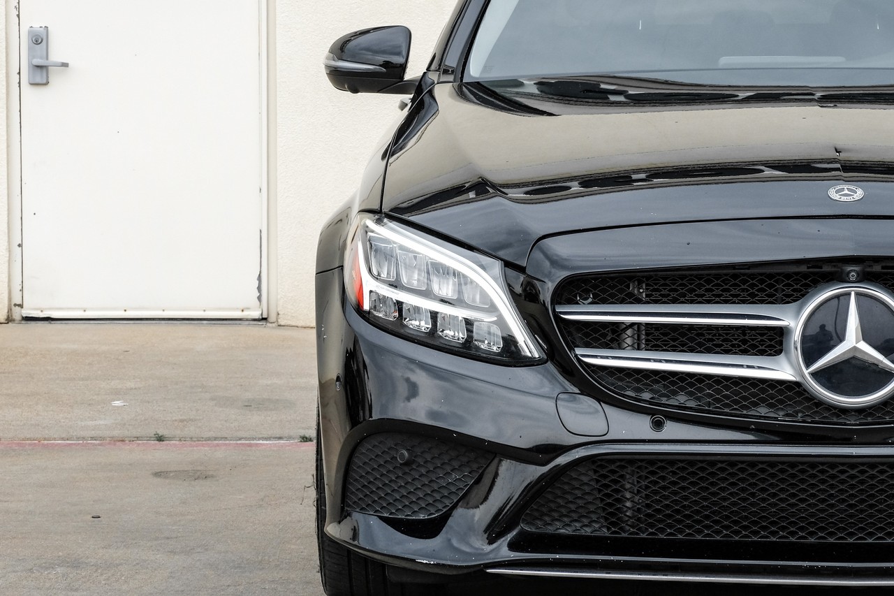 Mercedes-Benz C-Class Vehicle Main Gallery Image 47